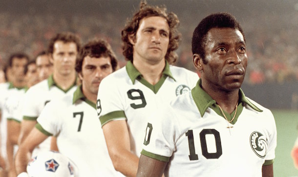 NASL 1975-77: Giorgio Chinaglia e Pele (New York Cosmos) (Photo by Robert Riger/Getty Images)