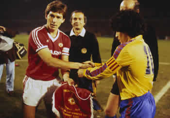 Robson (a sinistra) e Maradona (a destra)